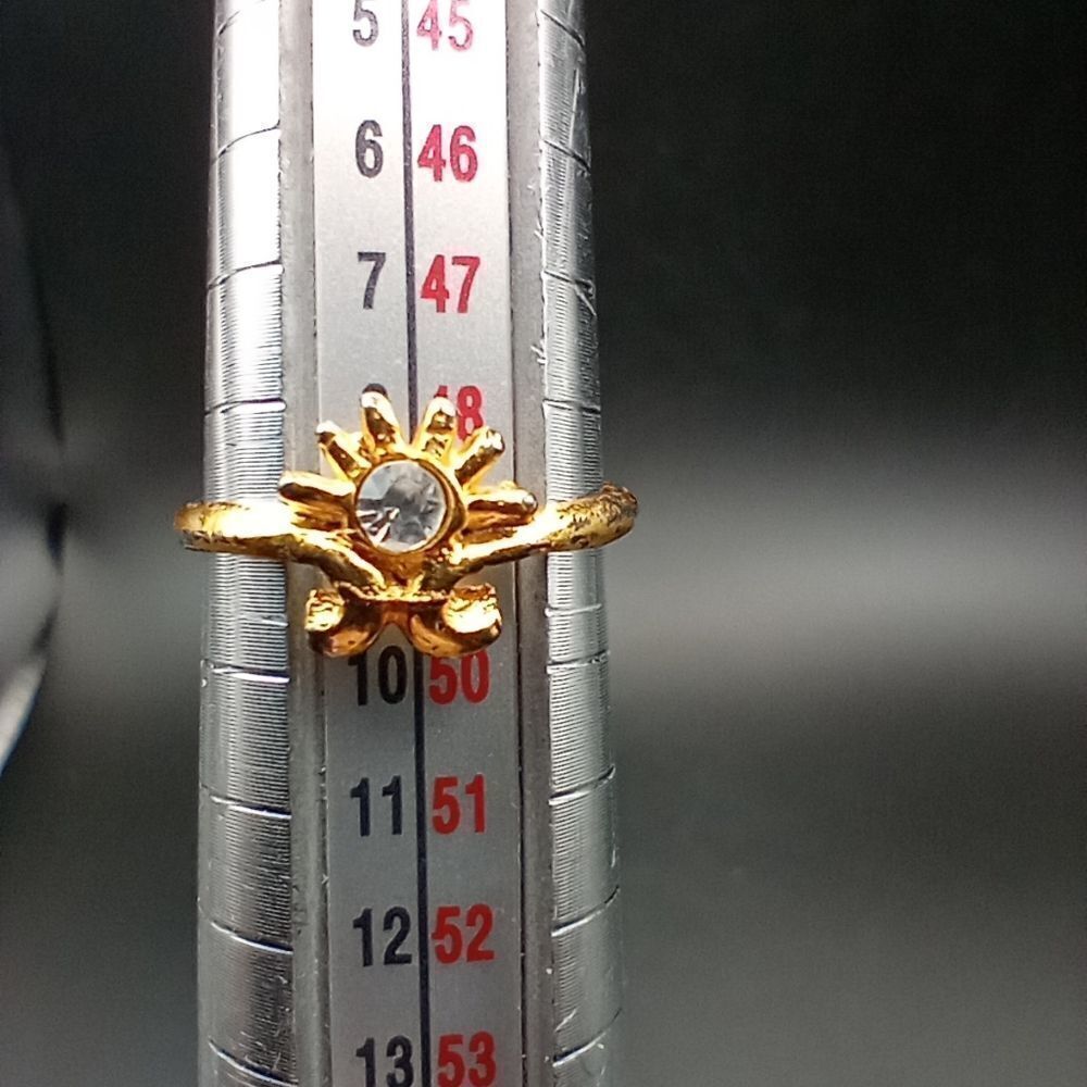Rising sun sparkle shine ring size 9 R246